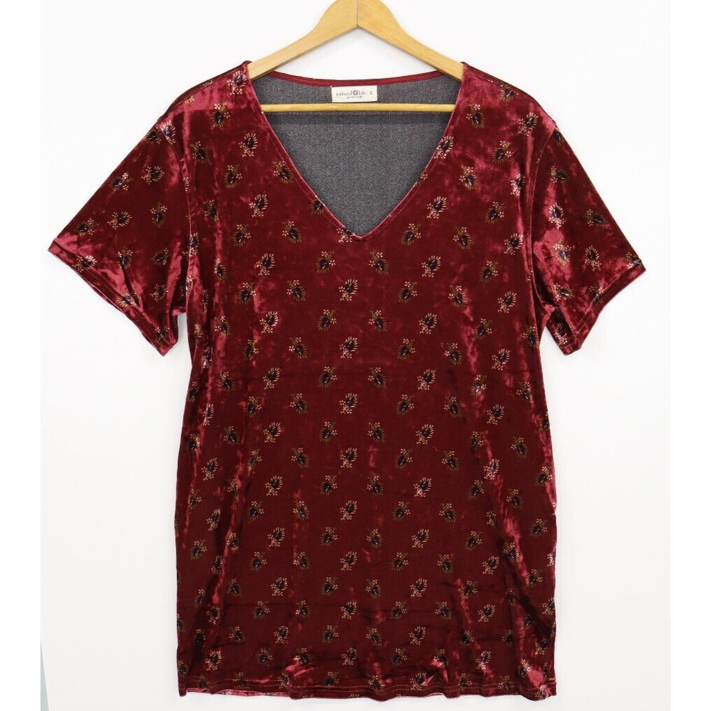 Women's Red V-Neck Short Sleeve Dress - Picture 5 of 11